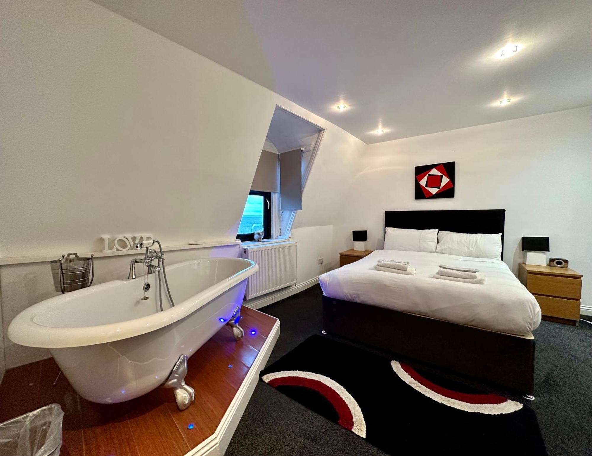 The Carlton'S Holiday Suites Бридлингтън Екстериор снимка
