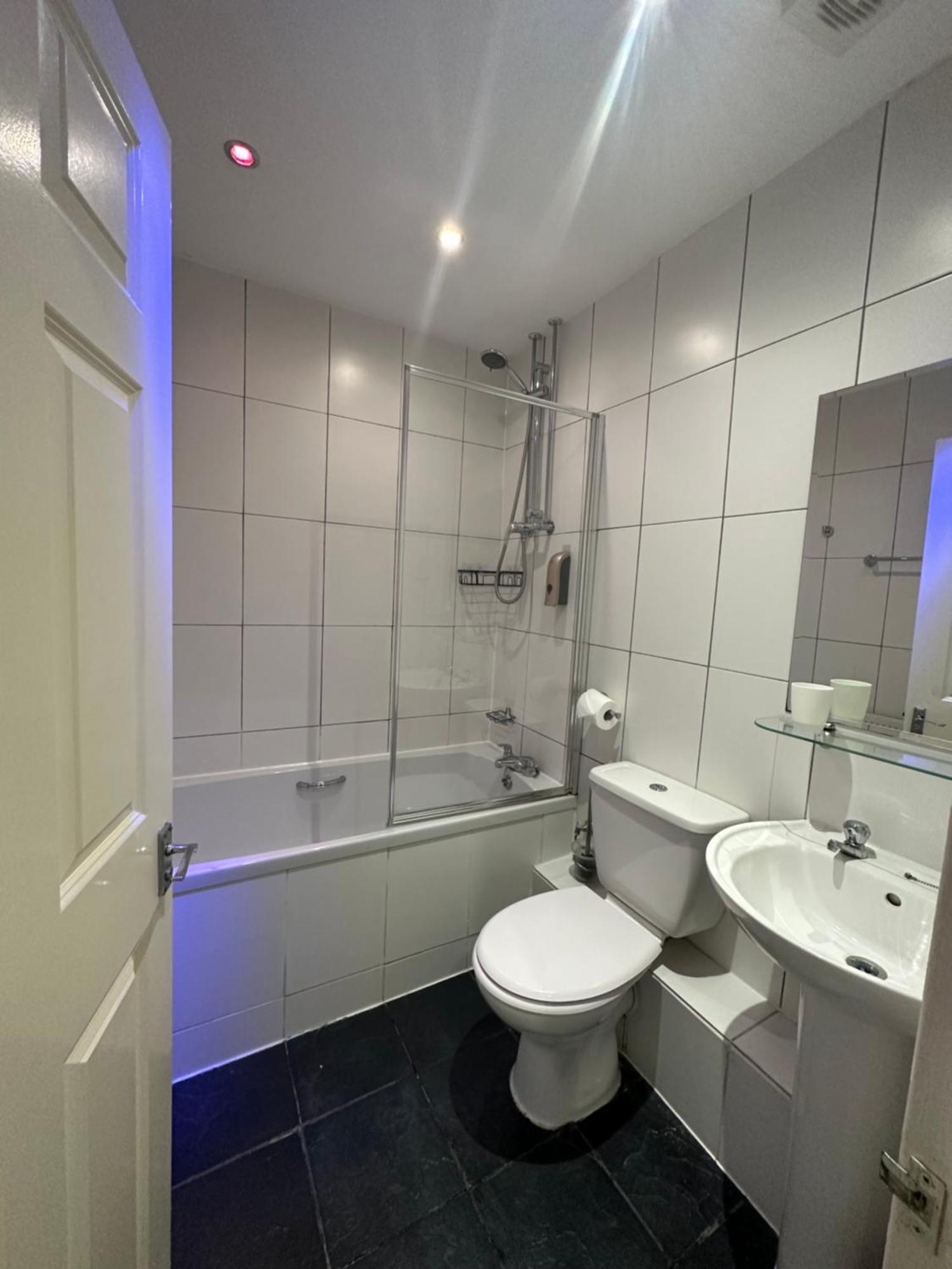 The Carlton'S Holiday Suites Бридлингтън Екстериор снимка